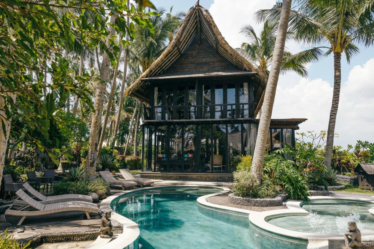 Beachfront Villa Nixie And The Sea Tabanan Экстерьер фото