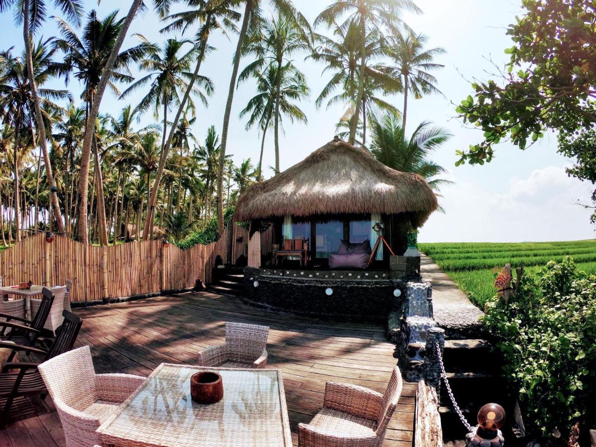 Beachfront Villa Nixie And The Sea Tabanan Экстерьер фото